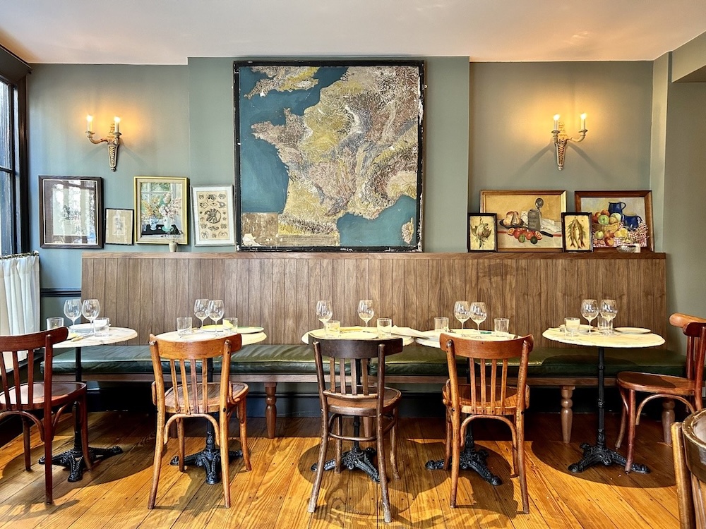 Cloth restaurant and wine bar near Barbican in London